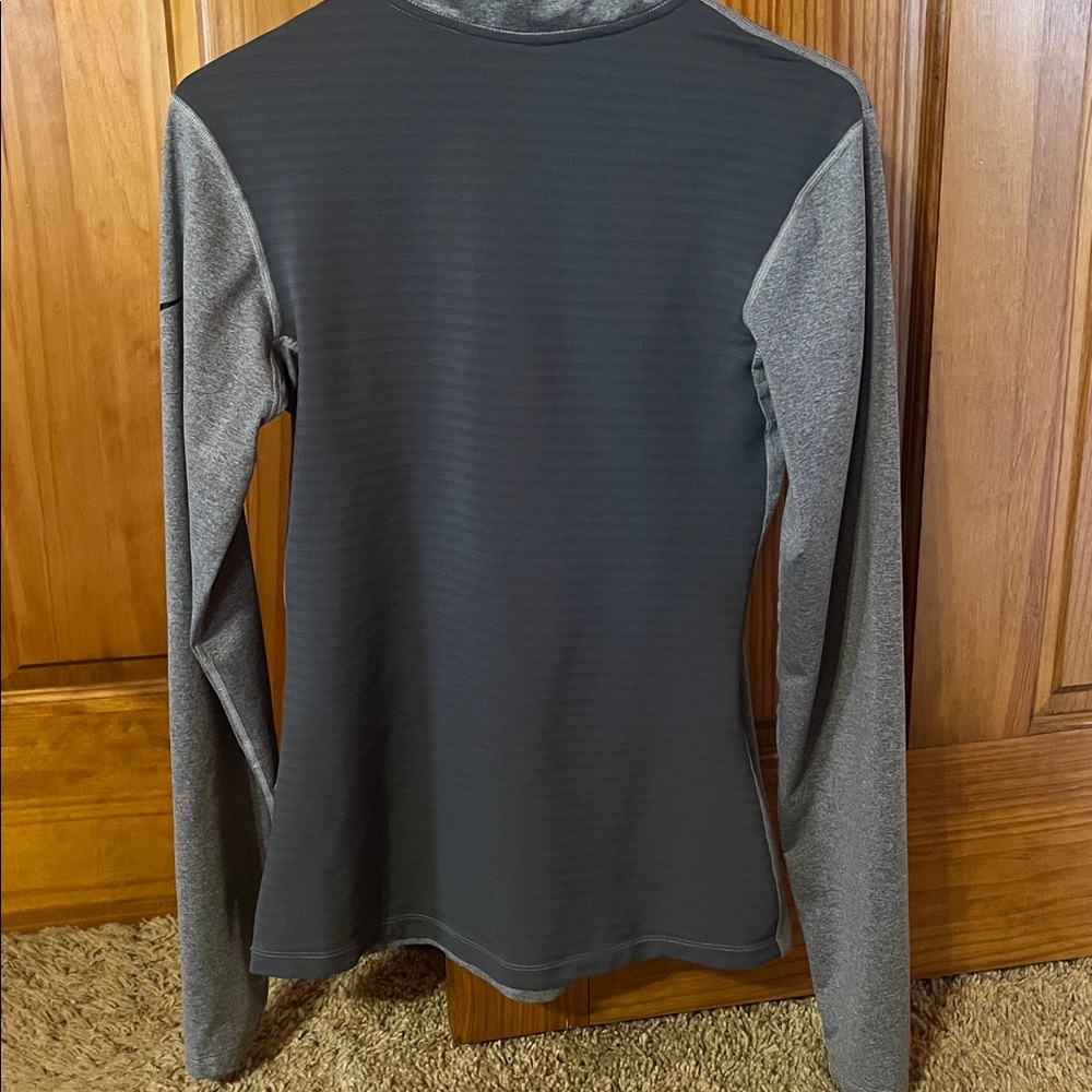 Nike Dri-Fit Women’s Gray Quarter-Zip Pullover - Picture 3 of 8
